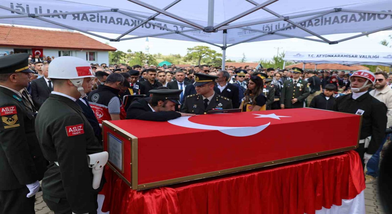 Afyonkarahisar kahramanını uğurladı