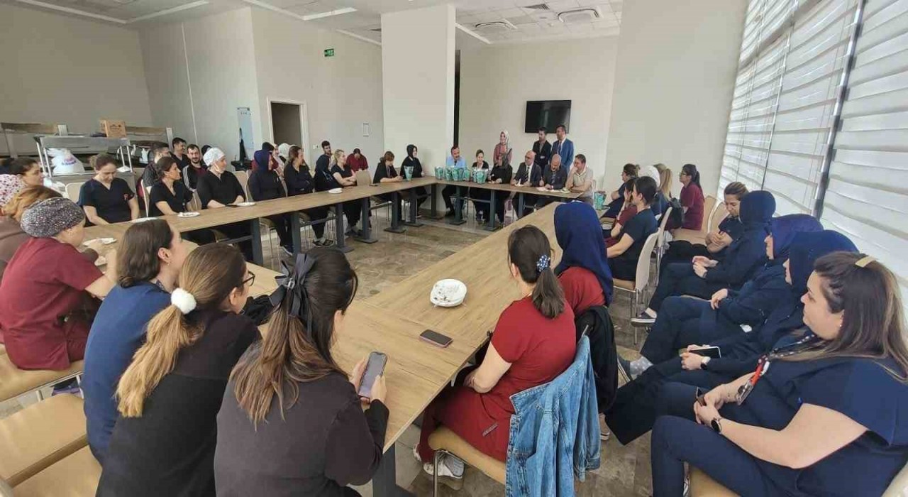 Afyonkarahisarda Hemşireler Haftasına anlamlı etkinlik