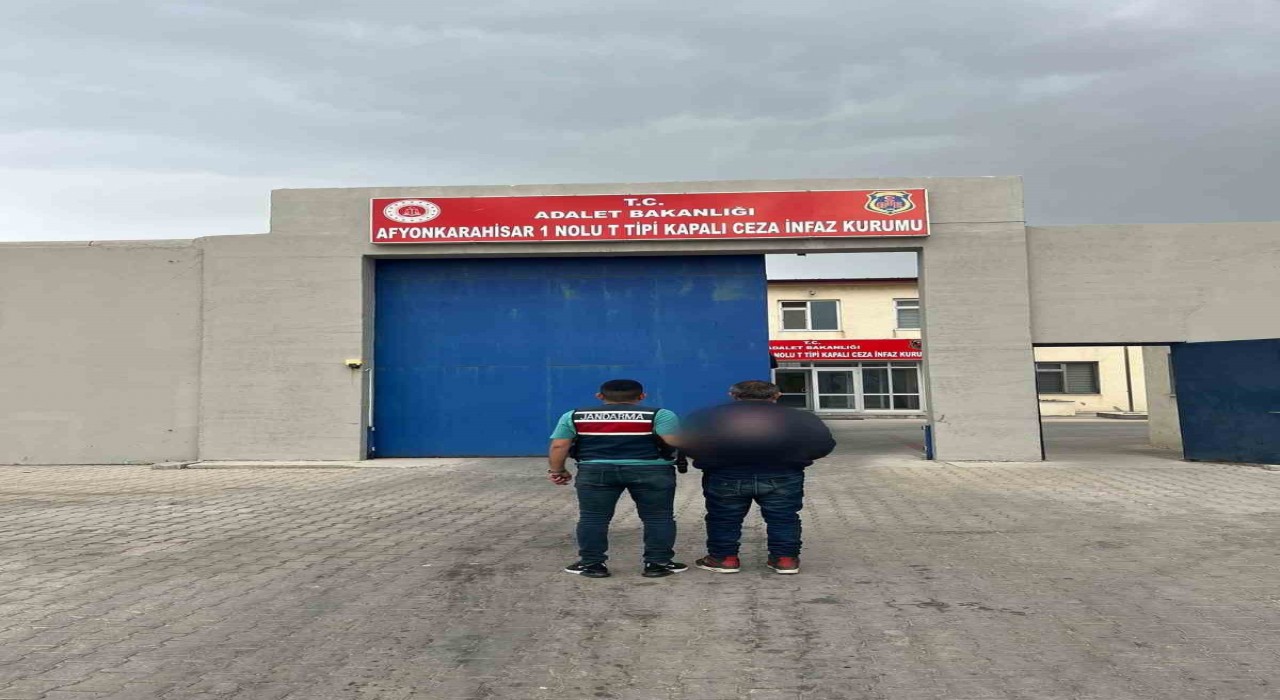 Afyonkarahisarda hırsızlık suçundan aranan şahıs yakalandı