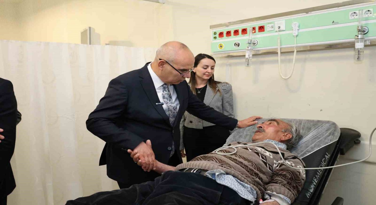 Ağrı Eğitim ve Araştırma Hastanesinde sunulan sağlık hizmetleri yerinde incelendi