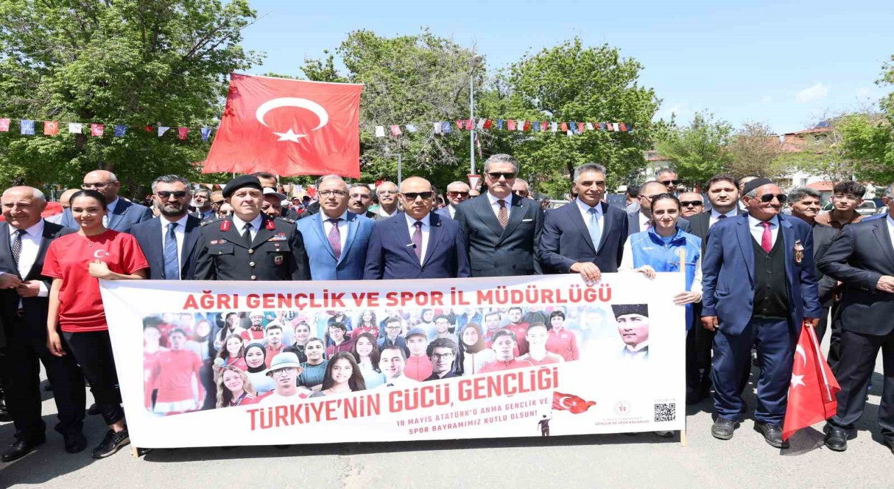 Ağrıda 19 Mayıs, kortej yürüyüşü ve sportif etkinliklerle kutlandı