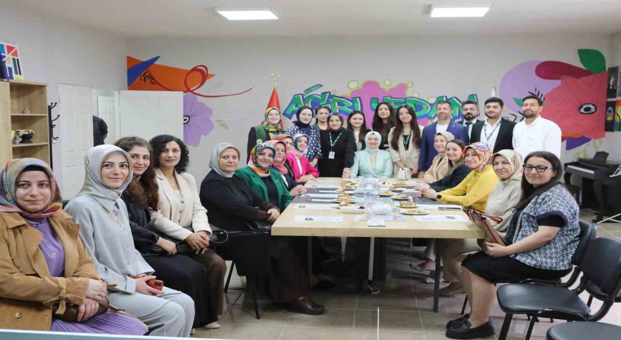 Ağrıda bağımlılıkla mücadele toplantısı düzenlendi