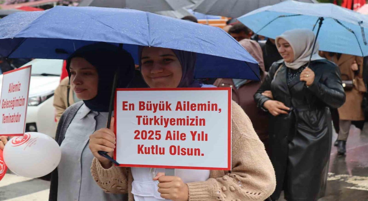 Aile Haftasında kortej yürüyüşü düzenlendi