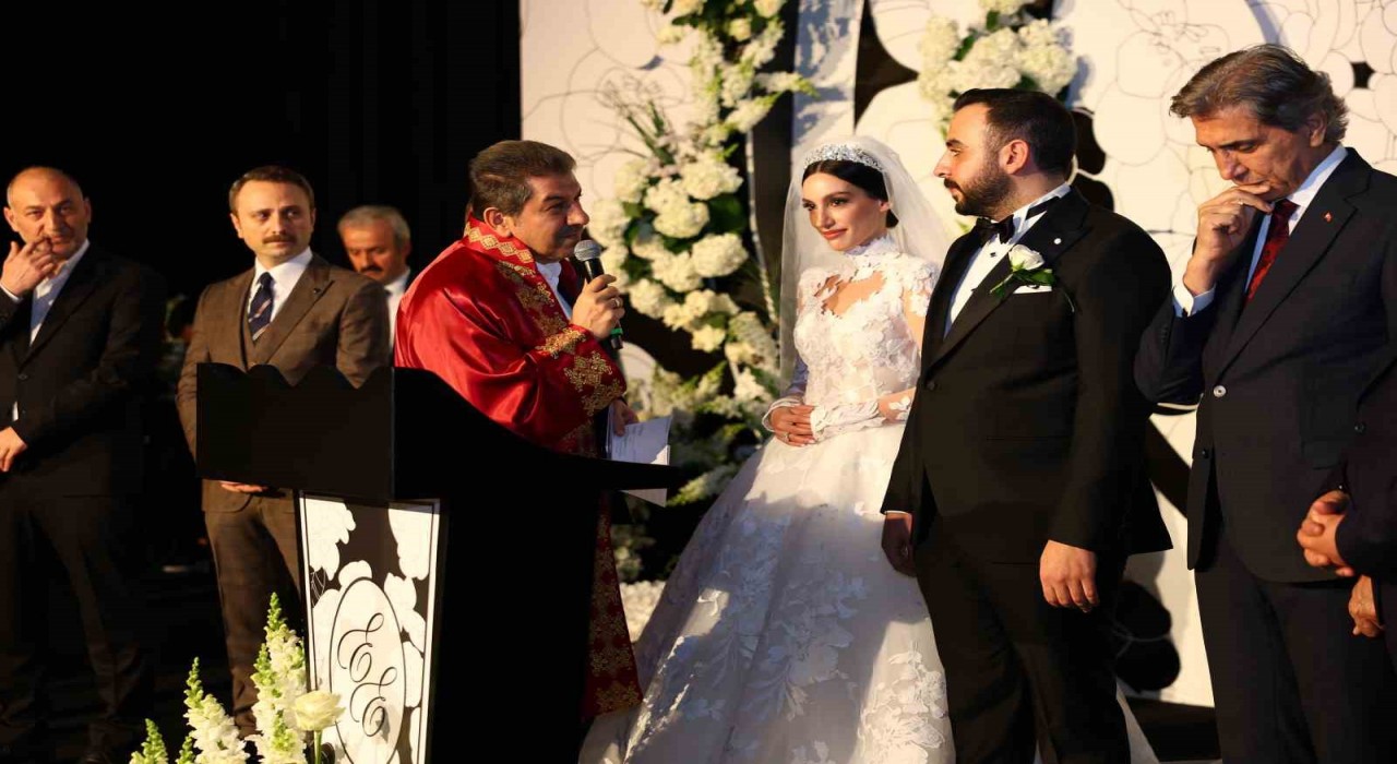 ‘Aile Yılına Anlamlı Katkı:  Esenlerde nikah ücretleri kaldırıldı