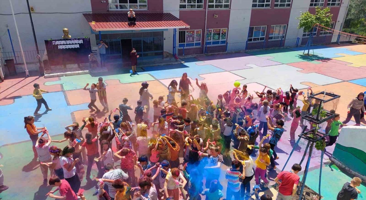 Akçaköy İlk-Ortaokulunca colourfest etkinliği yapıldı
