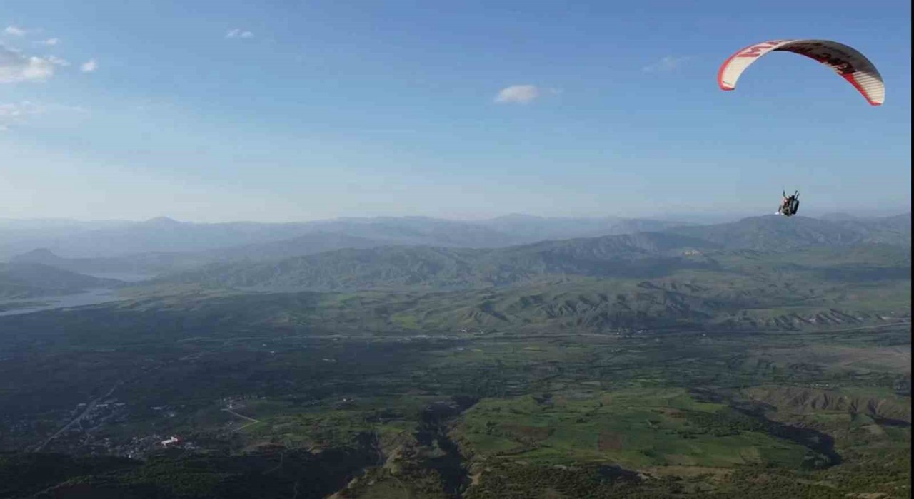 Akıncılarda yamaç paraşütü uçuşları başladı