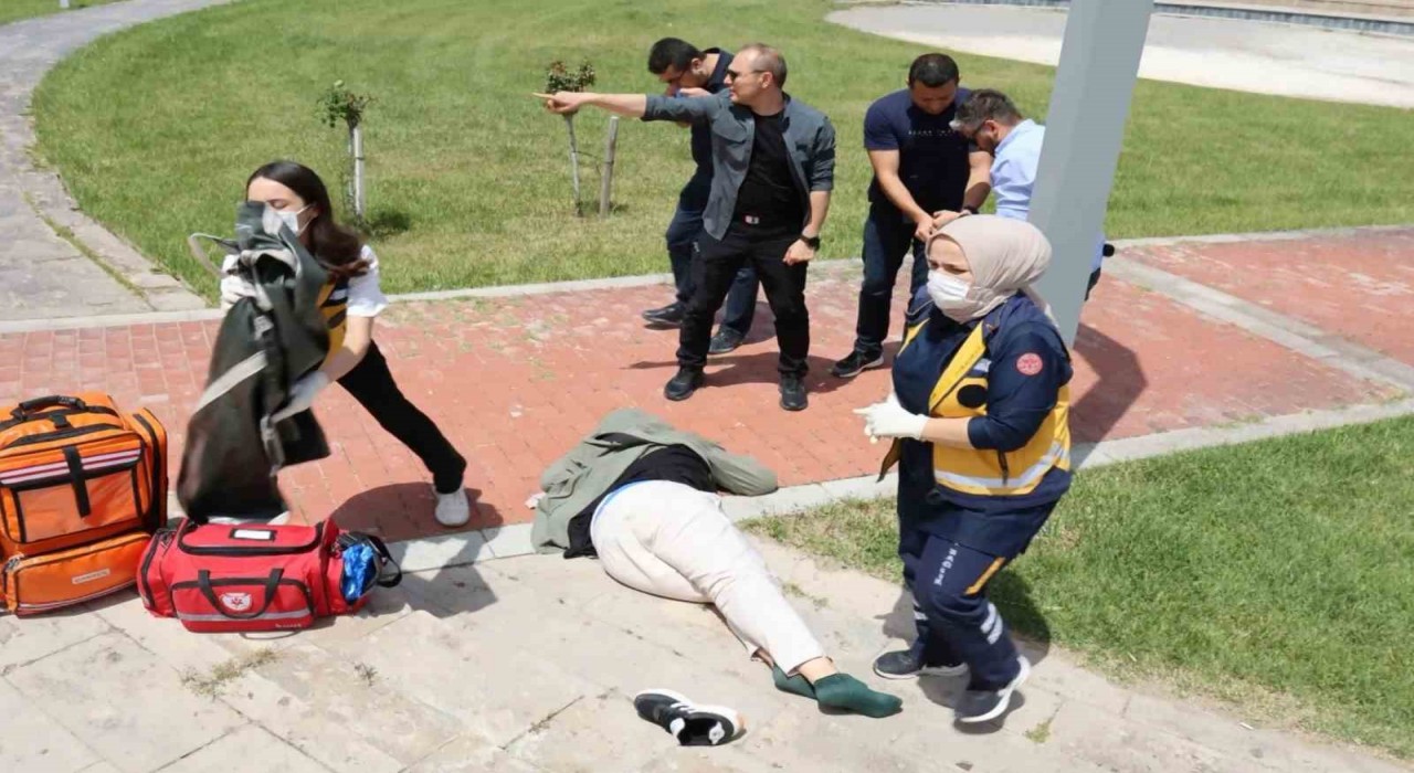 Aksarayda 28 yaşındaki kadın tabancayla vurulmuş halde bulundu