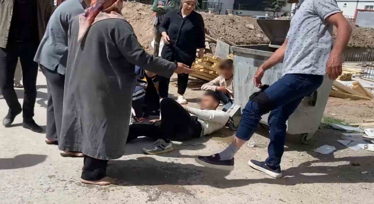 Aksarayda kaza yeri savaş alanına döndü: 2si silahla 8 kişi yaralandı