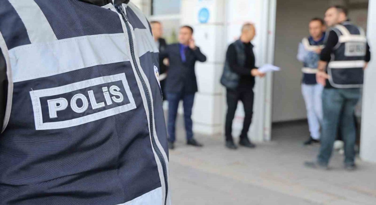 Aksarayda uyuşturucuyla yakalanan 3 kişi tutuklandı