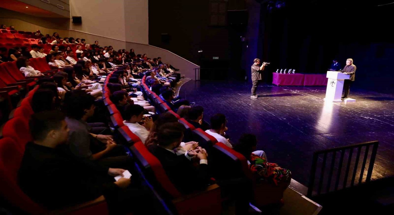Alanya liseler arası tiyatro festivali sona erdi