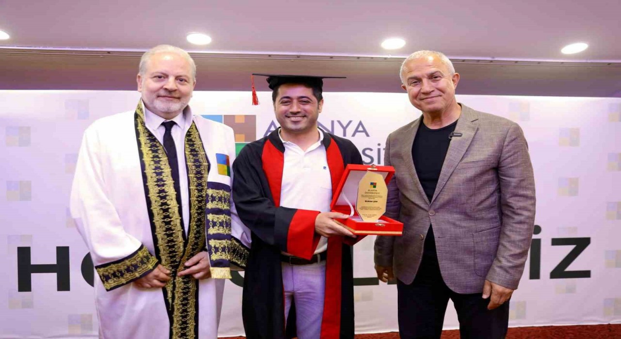 Alanya Üniversitesi 7. dönem mezunlarını törenle uğurladı