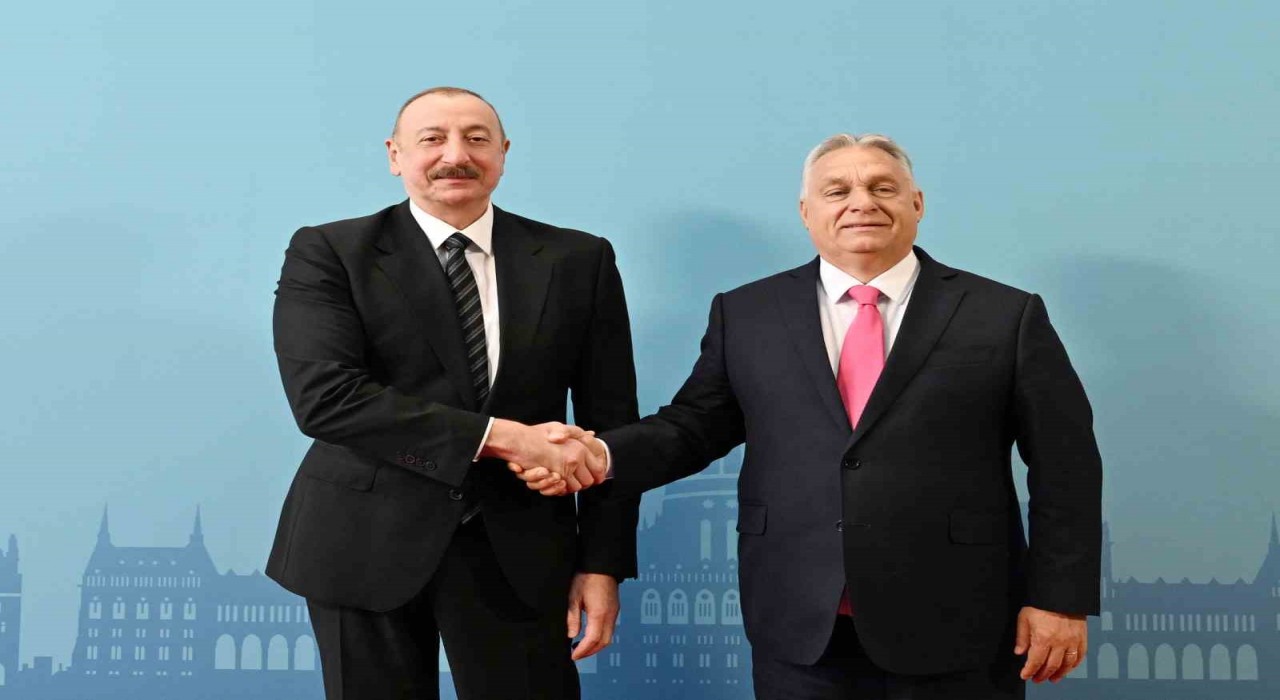 Aliyev, TDT Zirvesine katılmak üzere Varkert Bazarda