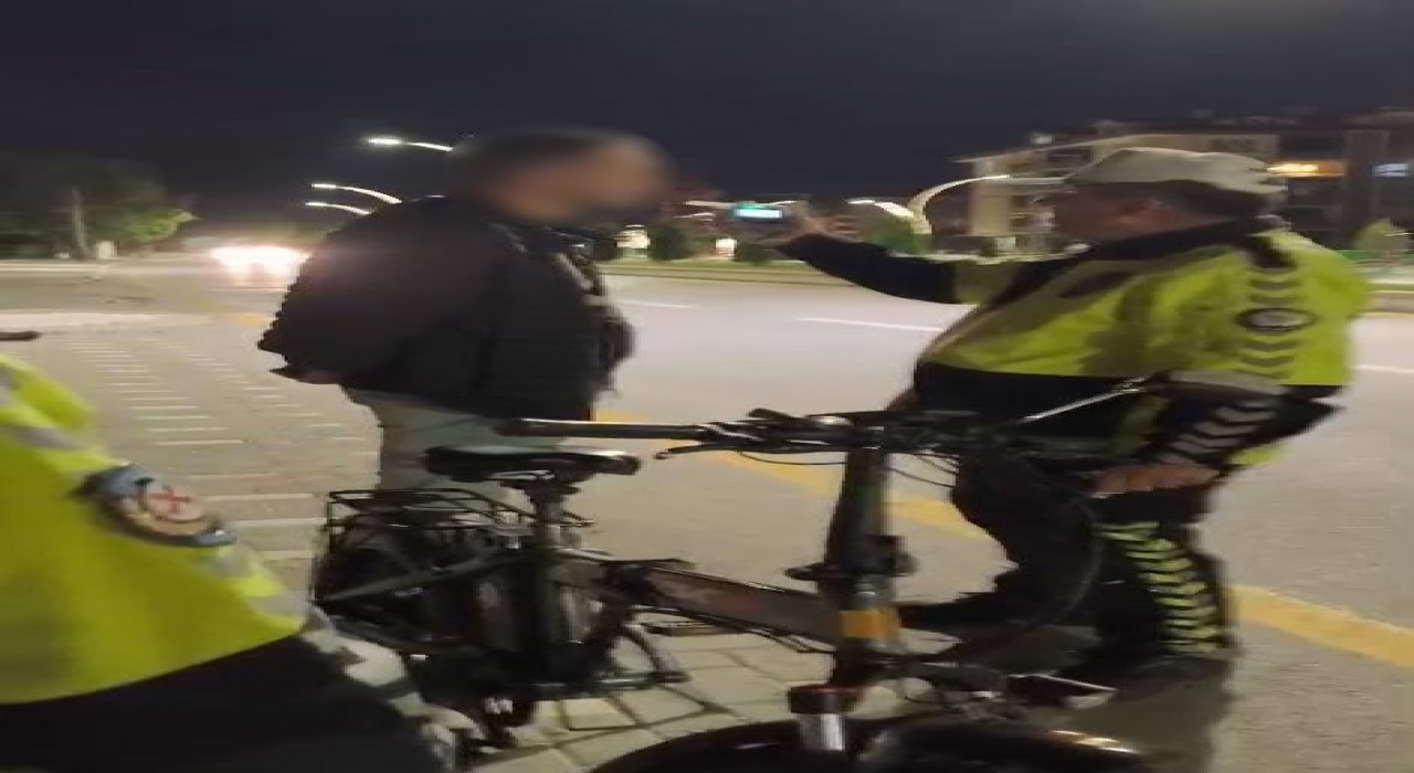 Alkollü bisiklet kullandı, 18 bin lira ceza yedi: Polis, Alkollü eşek bile kullanamazsın