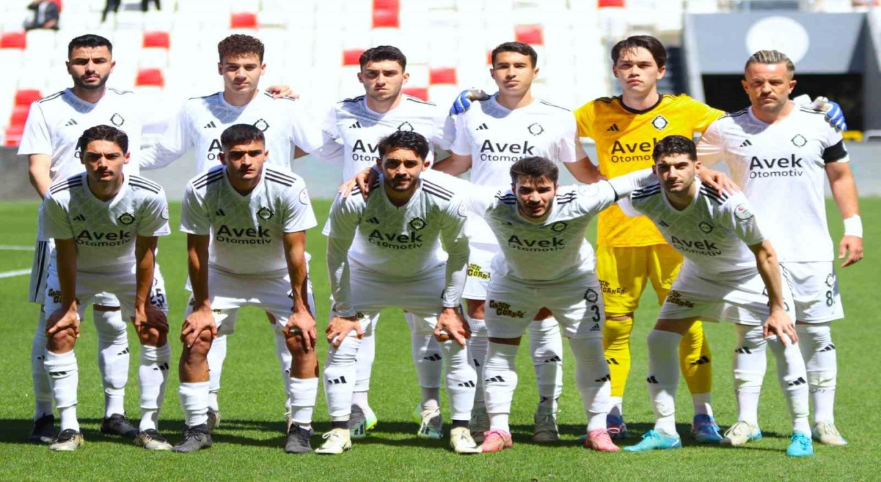 Altay, 2. Lige galibiyetle veda etti