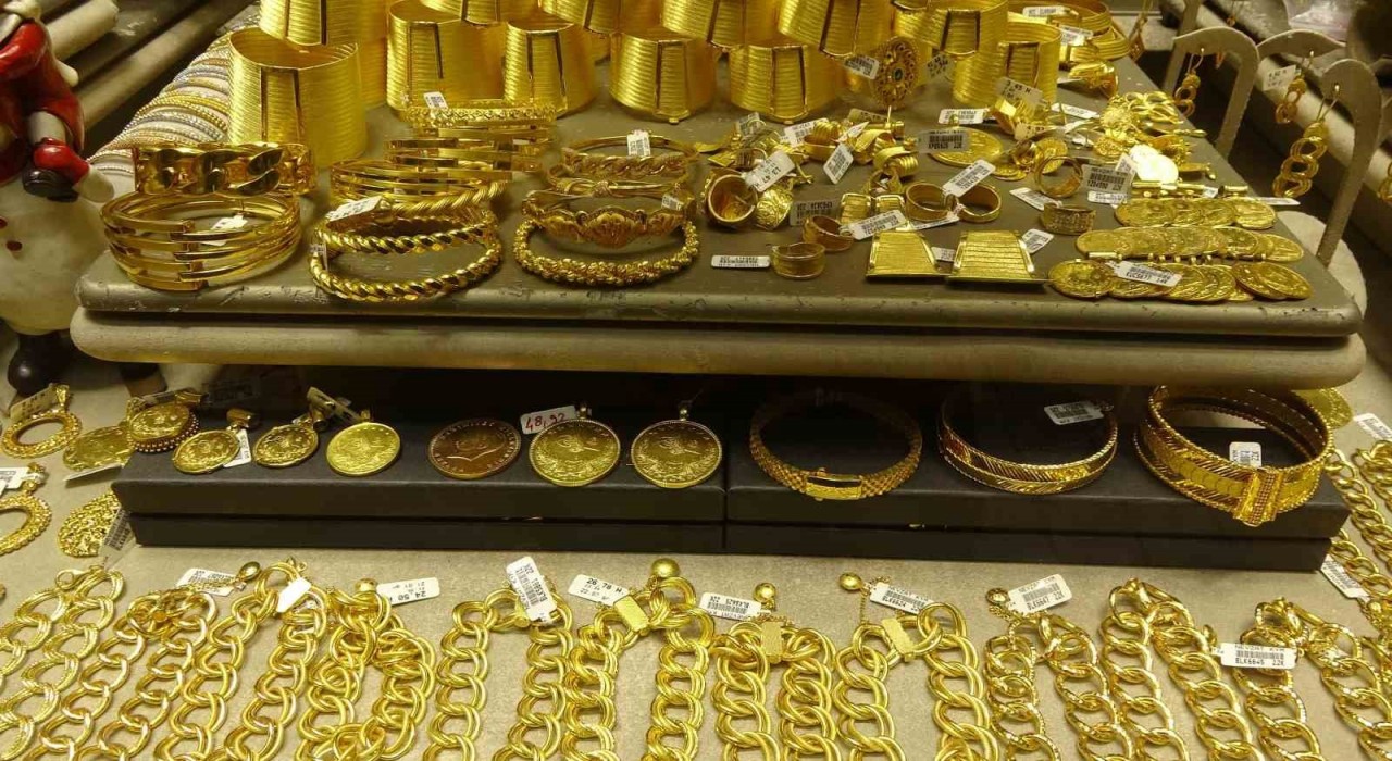 Altın düşüyor, uzmanlar uyarıyor: Altın düşerken panik değil, strateji kazandırır