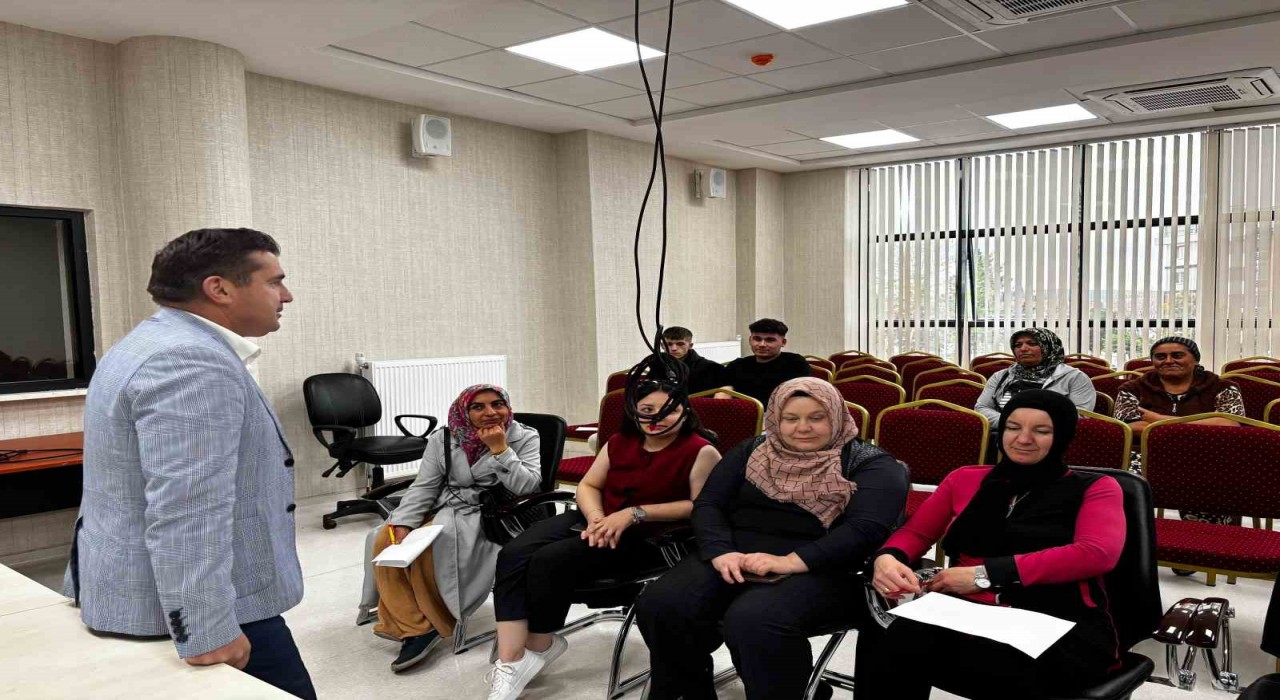 Altıntaşta Ebeveyn Okulu kursları