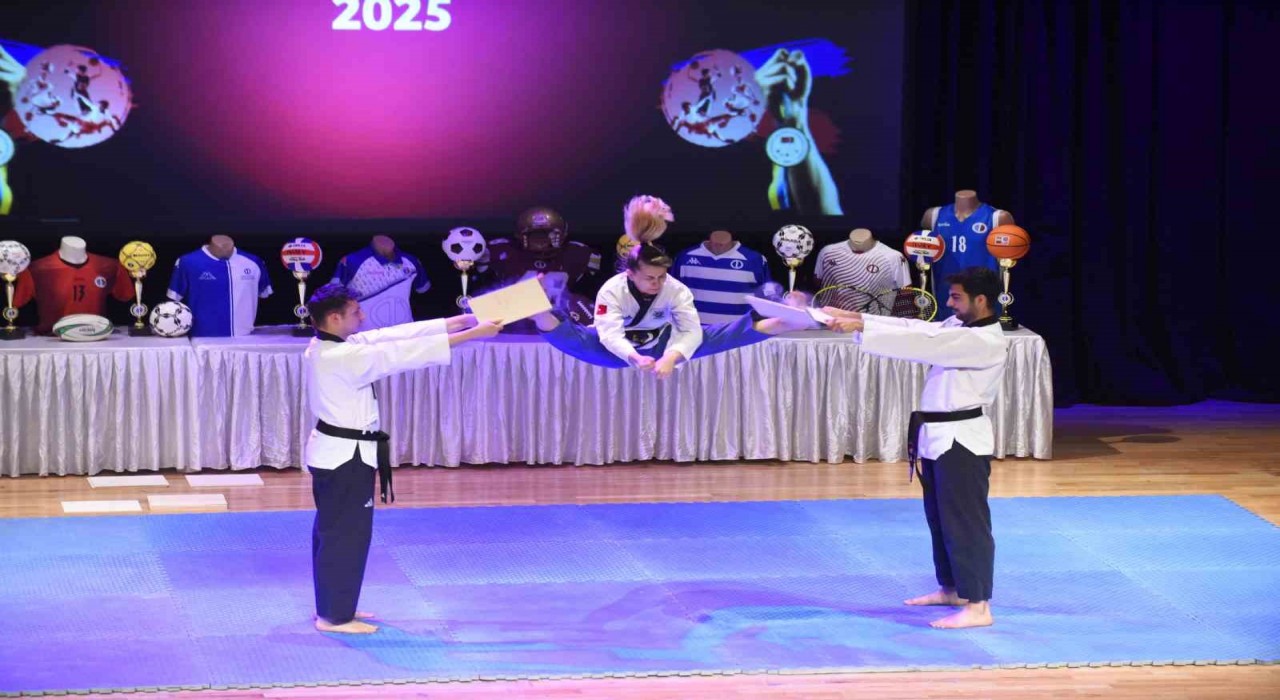 Anadolu Üniversitesi 2025 Spor Ödülleri sahiplerini buldu