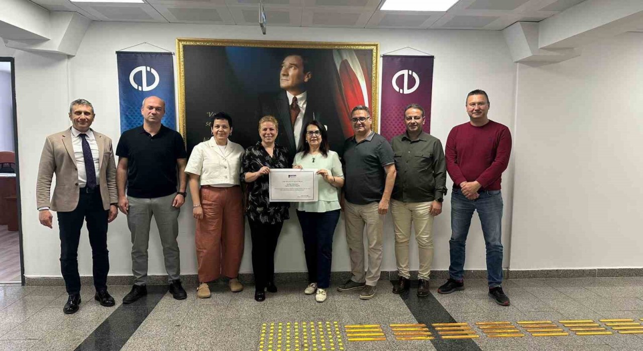 Anadolu Üniversitesi İngilizce Hazırlık Programı DEDAK tarafından akredite edildi