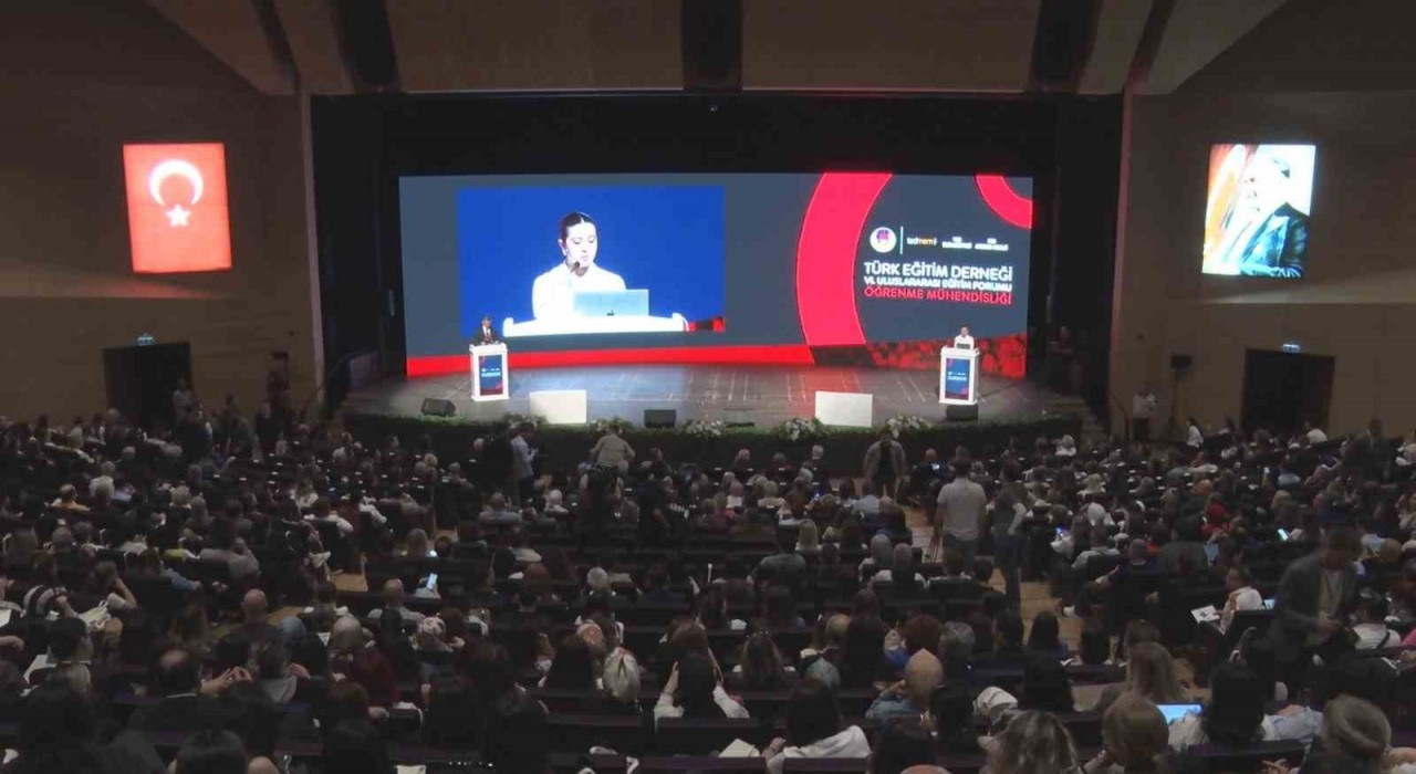 Ankara Valisi Şahin: Ürettiğimiz yapay zekayı kullanmamız, gençlerimizi buna göre yetiştirmemiz lazım