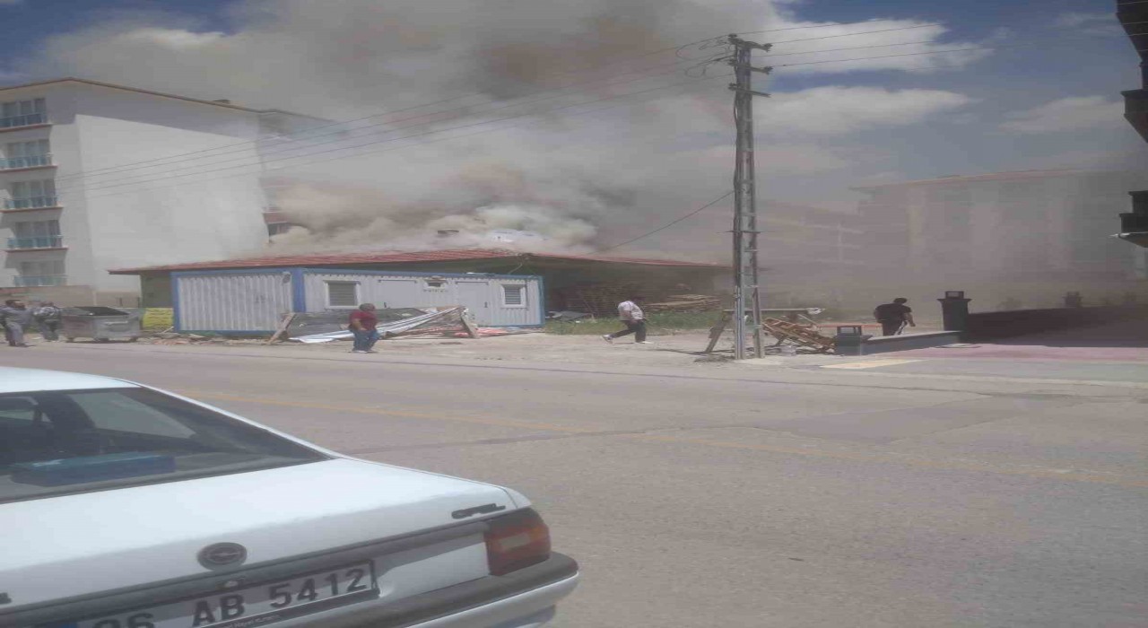 Ankarada müstakil evde yangın