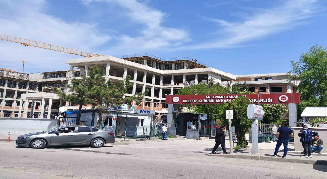 Ankaradaki trafik kazasında hayatını kaybeden aile İstanbulda defnedilecek