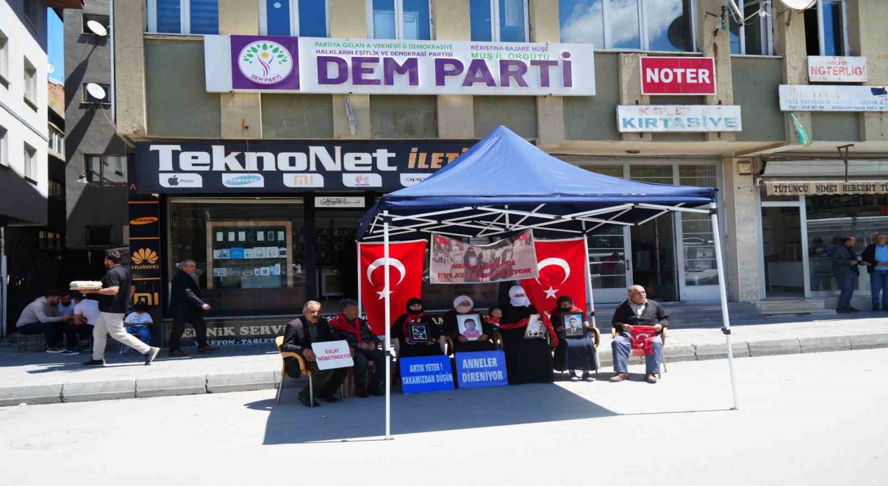 Anne Şahinaz Özcan: Oğlumun odasını hazırladım, yeter ki gelsin