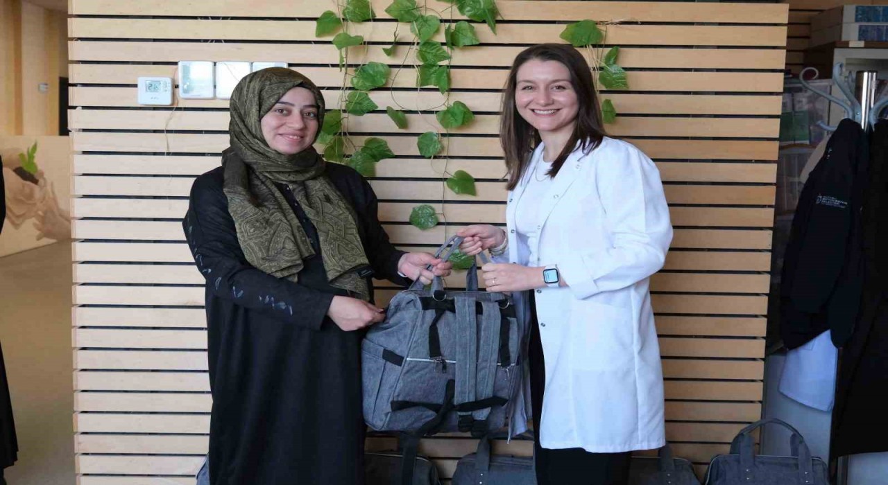 Anne ve anne adaylarına bebek sağlığı eğitimi