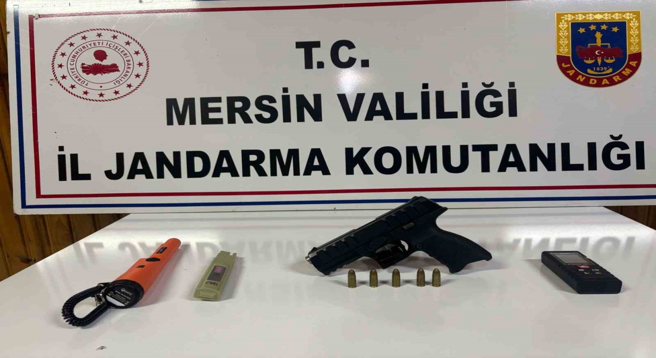 Aralarında eski valinin de bulunduğu 7 şahıs kaçak kazıdan yakalandı