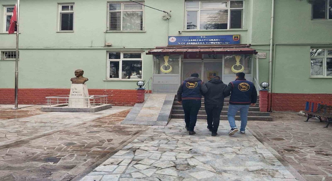 Aranan şahıslar Kütahya JASATtan kaçamadı