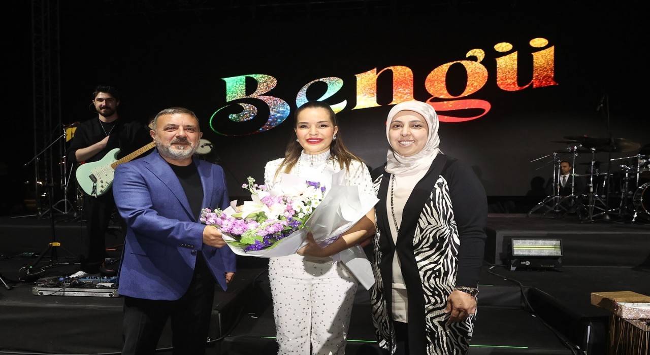 Arasta Sincanda Bengü ve Mustafa Taş konseri