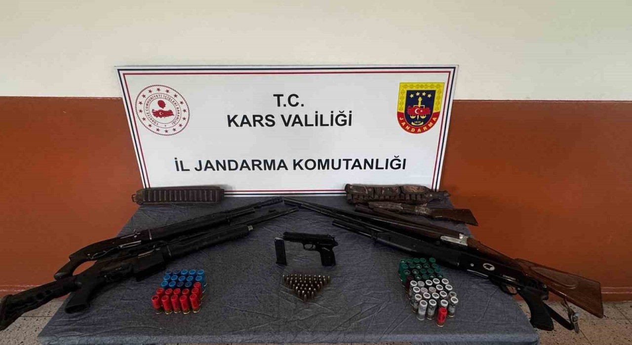 Arpaçayda silah ve mühimmat ele geçirildi