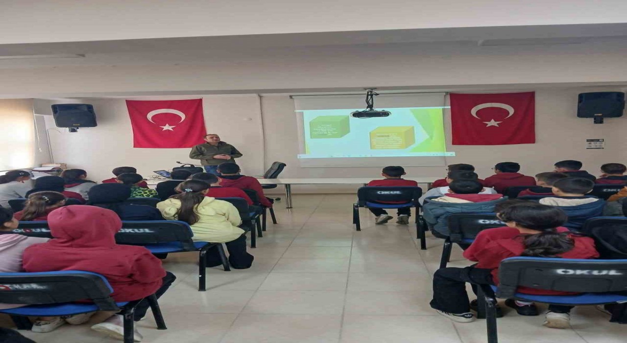 Aslanapada öğrencilere biyolojik çeşitlilik, biyokaçakçılık ve yaban hayatı eğitimi