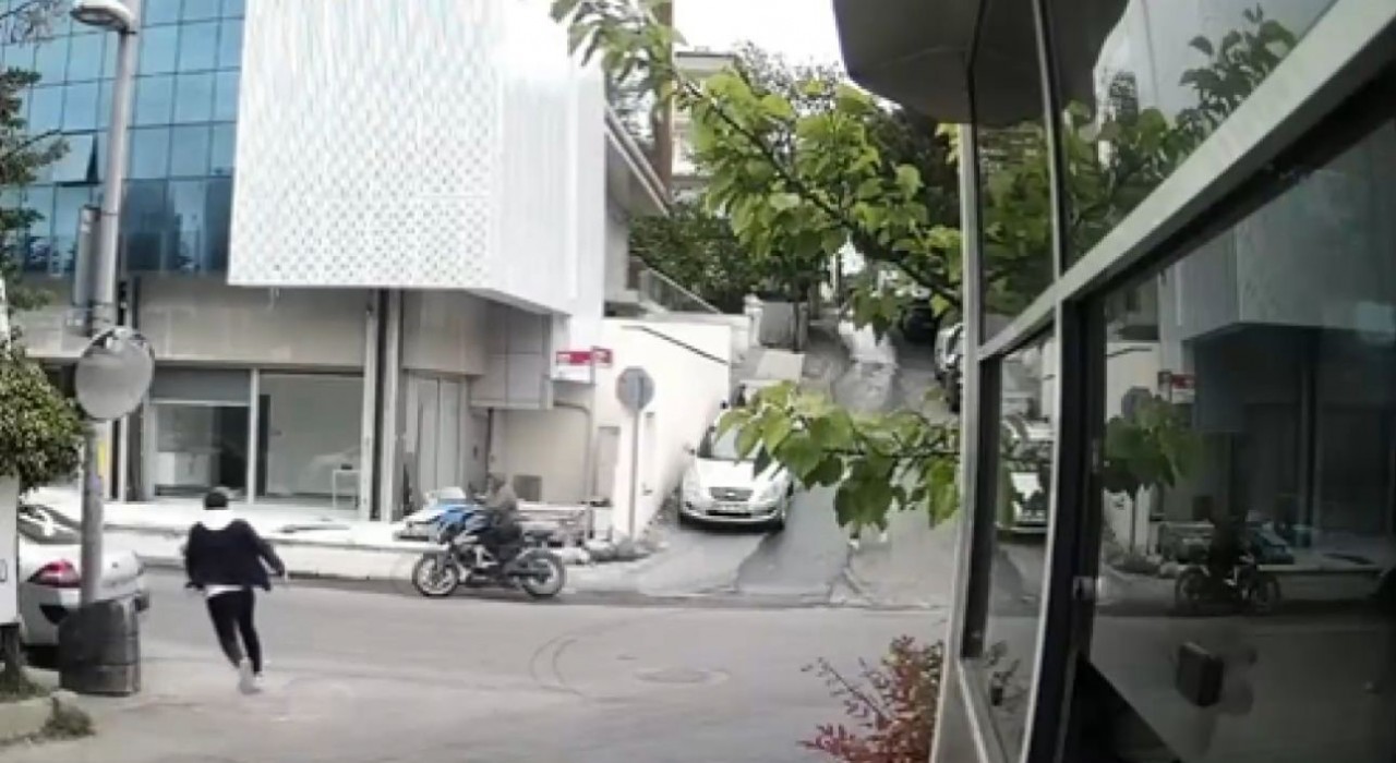 Ataşehirde 444 güvenlik kamerası incelenerek kapkaçı yakalandı