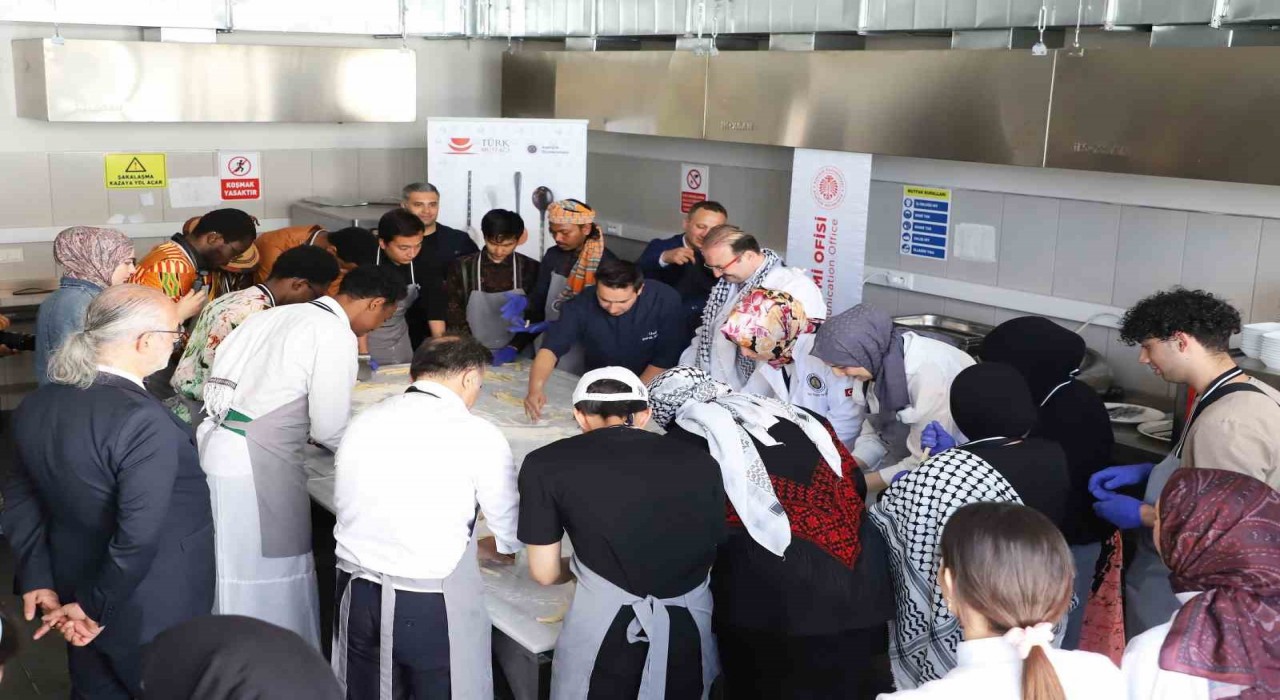 Atatürk Üniversitesinde Gastro-Diplomasi buluşması: Türk mutfağı, bilim ve kültürle yoğruldu