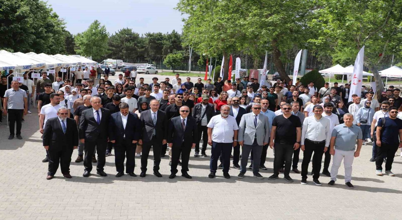 AÜB Tanıtım ve Tercih Fuarı FÜnün ev sahipliğinde gerçekleştirildi