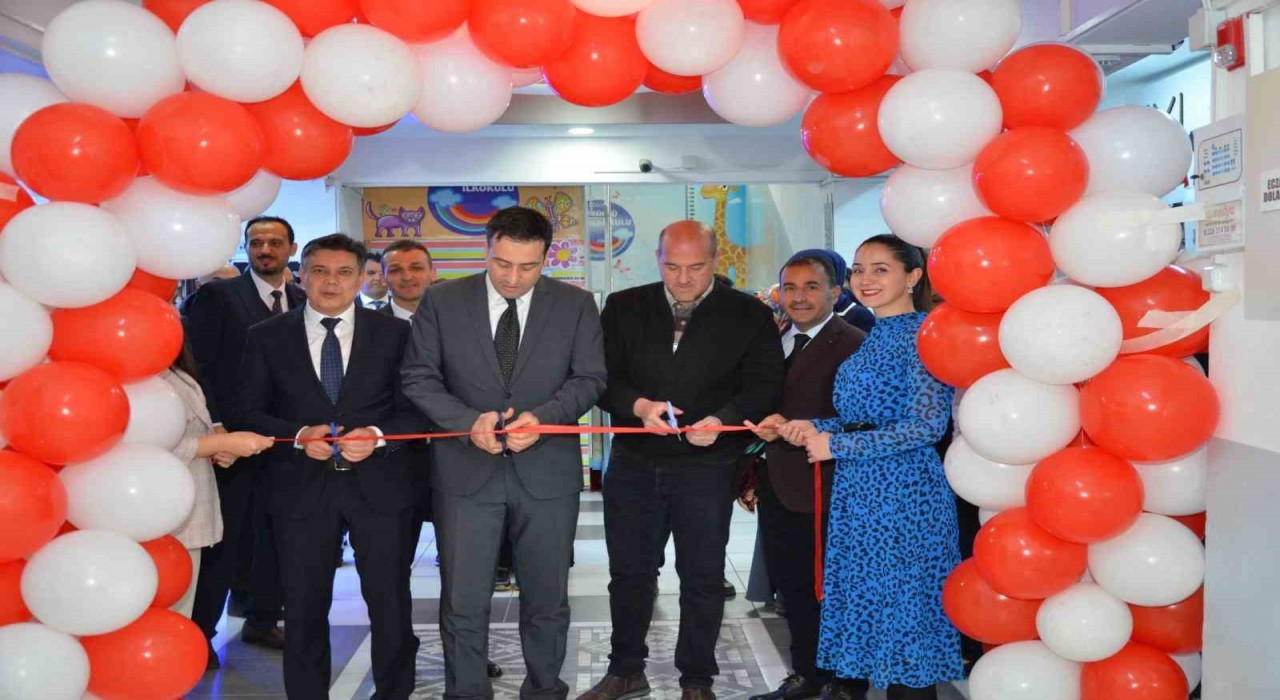 Ayşeküflü İlkokulunda sinema ve farkındalık buluşması