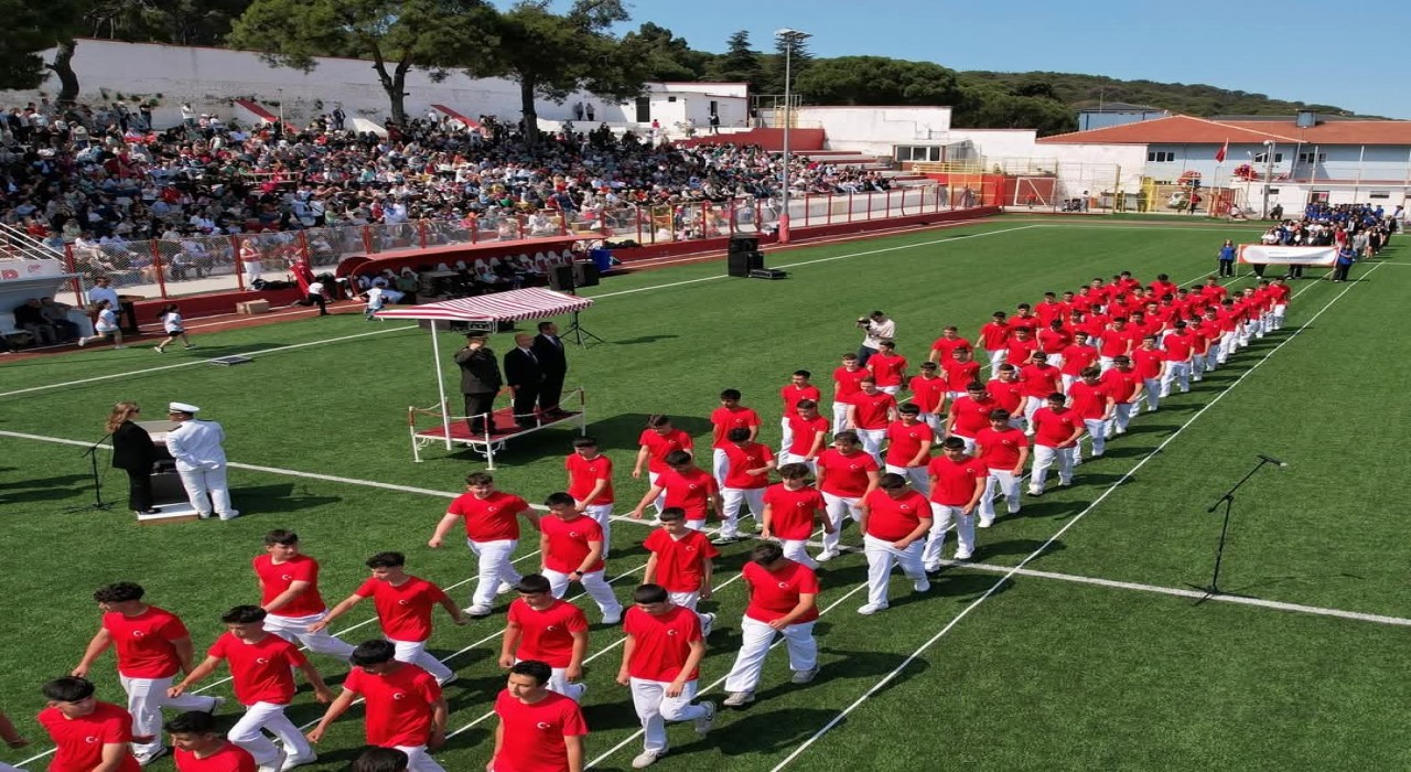 Ayvalıkta 19 Mayıs coşkusu törenle kutlandı