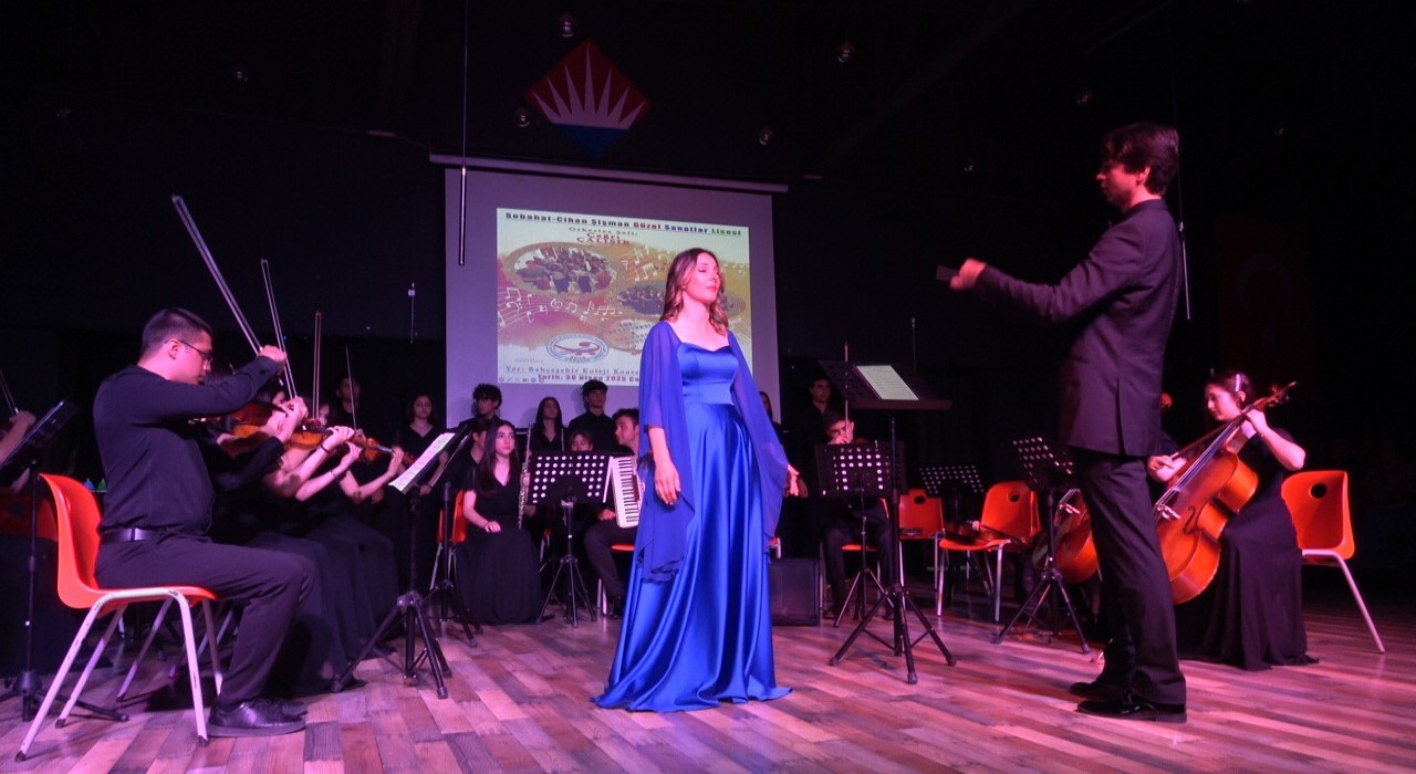 Ayvalıkta Güzel Sanat Lisesi öğrencilerinden oda konseri