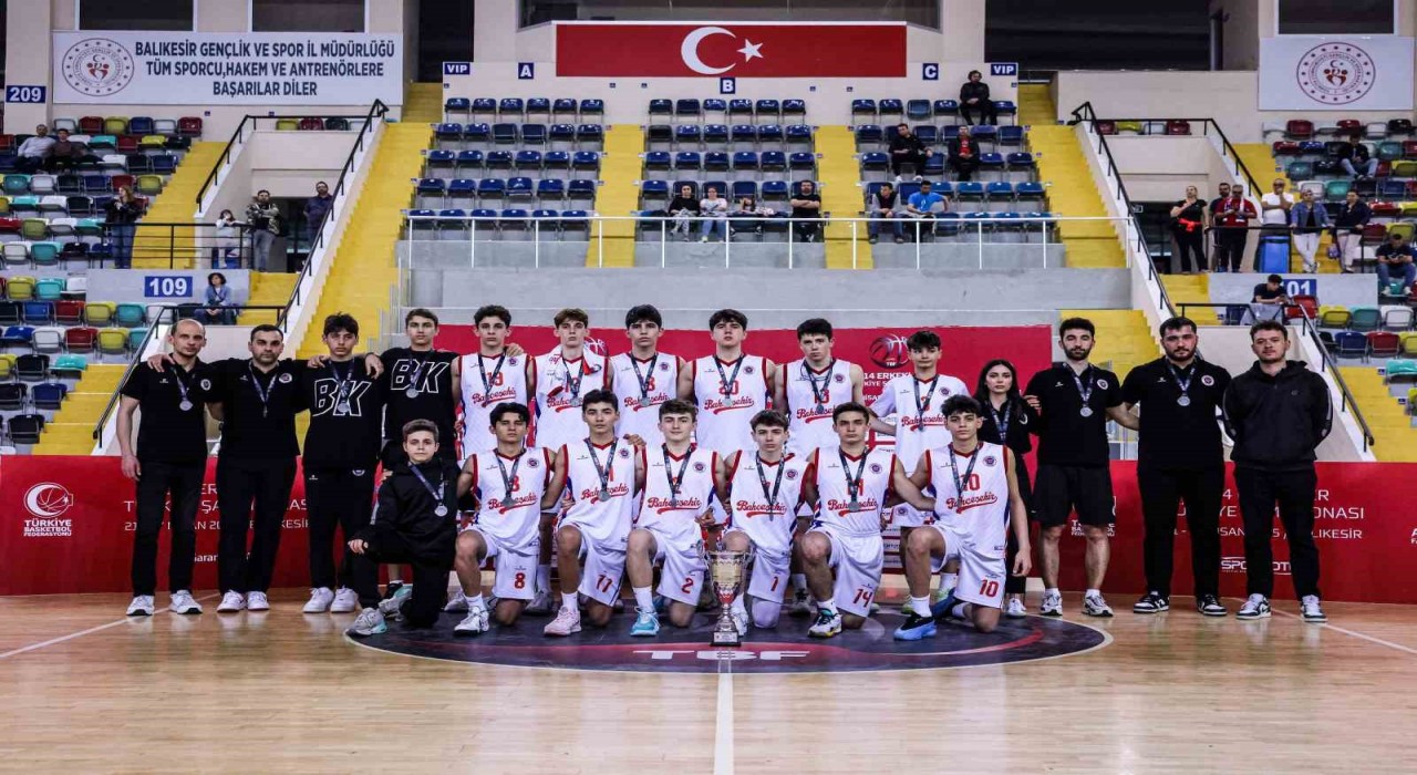 Bahçeşehirden üç yaş grubunda üç büyük derece