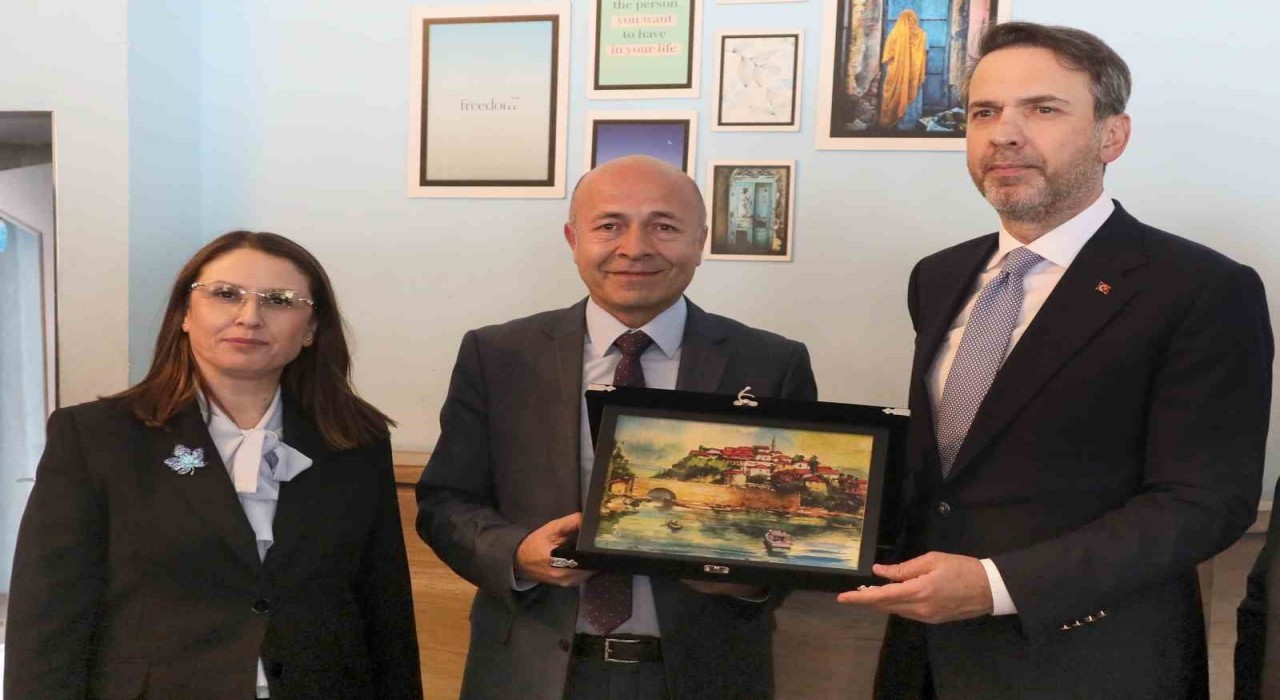 Bakan Bayraktar, Başkan Çakırı ziyaret etti