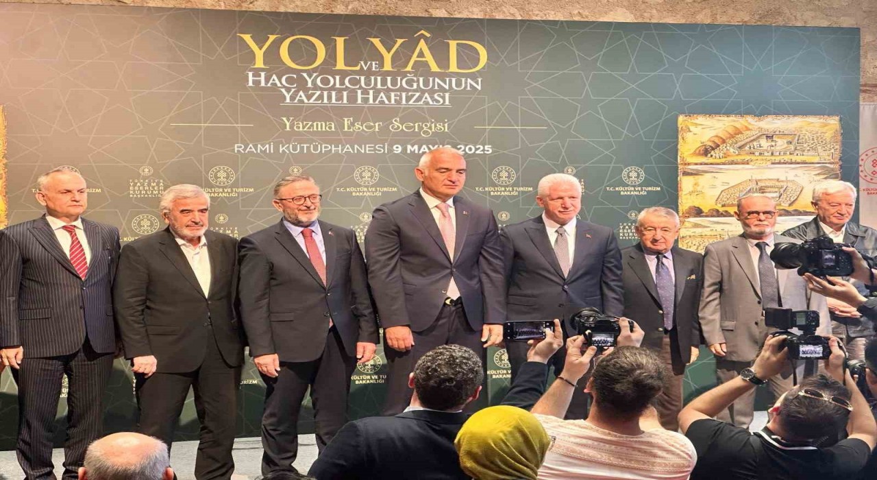 Bakan Ersoy, ‘Yol ve Yâd: Hac Yolculuğunun Yazılı Hafızası sergisinin açılışına katıldı