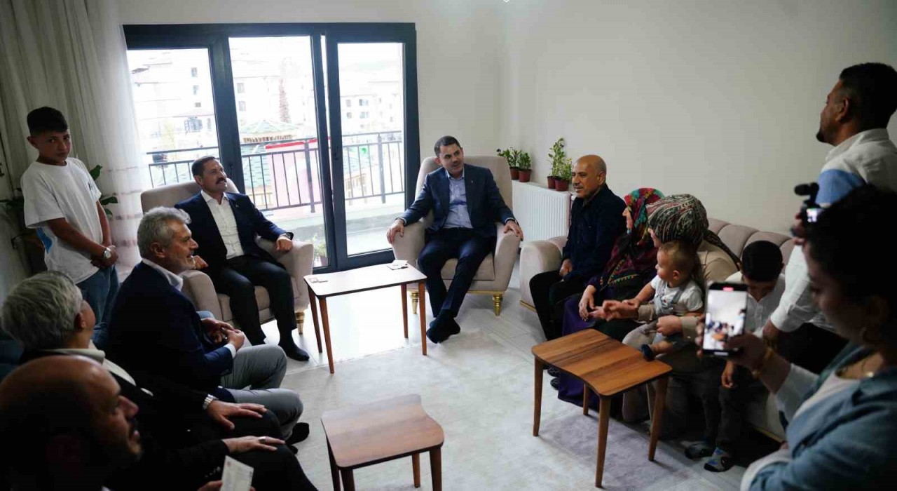 Bakan Kurum: Tüm vatandaşlarımız evlerine kavuşana kadar çalışacağız