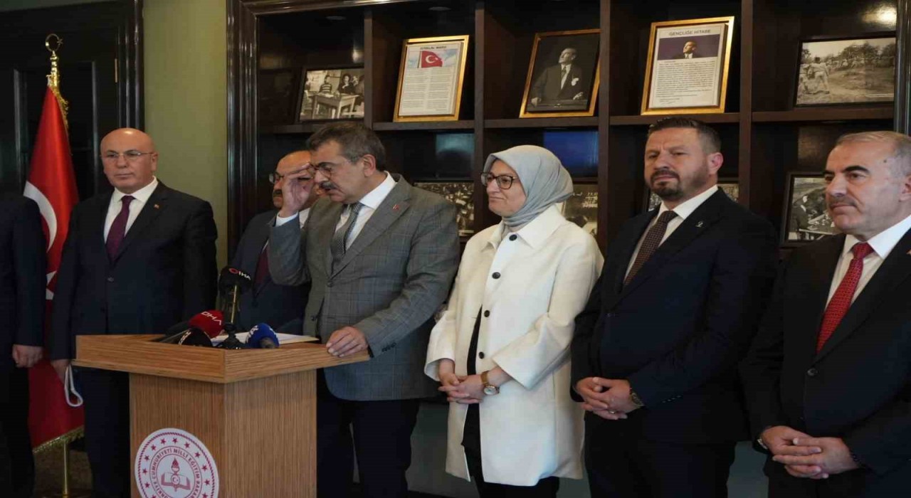 Bakan Tekin: Balıkesirde 22 yılda 17 milyar TLlik yatırım yaptık