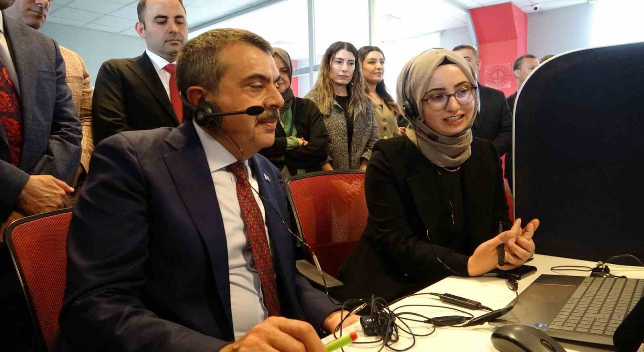 Bakan Tekin çağrı karşıladı: Bayram tatili uzatılmayacak