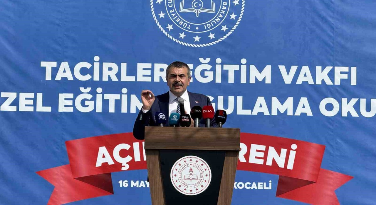 Bakan Tekin: Türkiye, neredeyse tüm dersliklerinde akıllı tahta bulunduran dünyadaki tek ülke konumunda