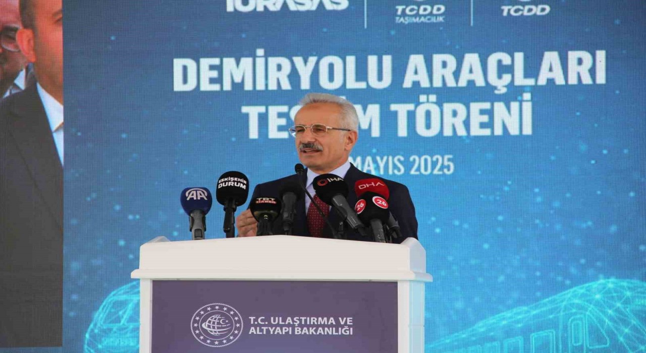 Bakan Uraloğlu, TÜRASAŞ Araç Teslim Törenine katıldı