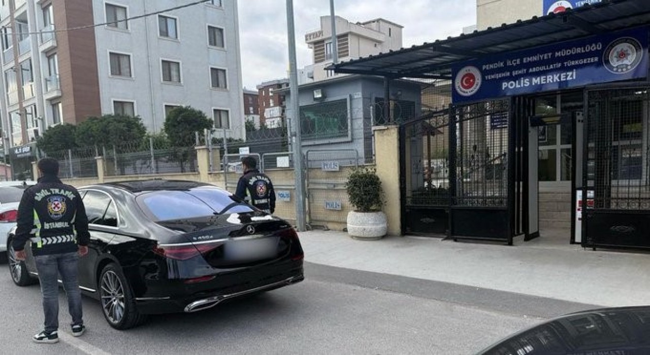 Bakan Yerlikaya: Aracın üzerindeki trafikte geçiş üstünlüğü hakkı çakar iptal edildi