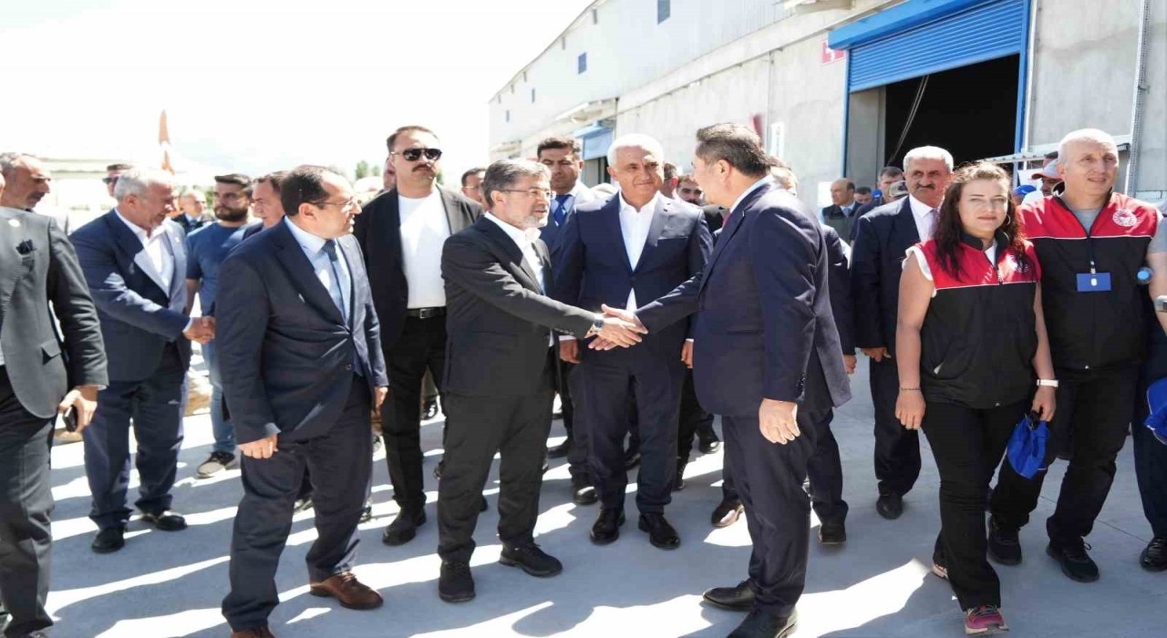 Bakan Yumaklı: Tohumda dünyanın ilk 10 ülkesinden biriyiz