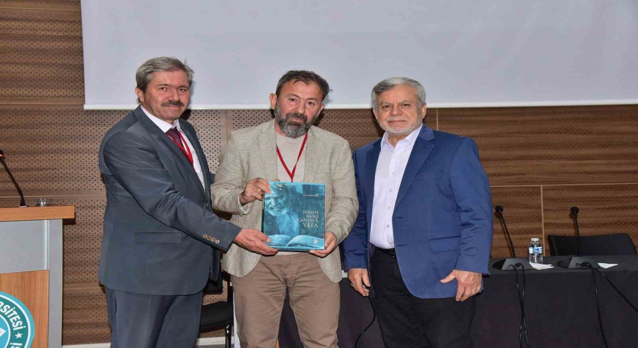 Balıkesir Uluslararası İlahiyat sempozyumuna ev sahipliği yaptı