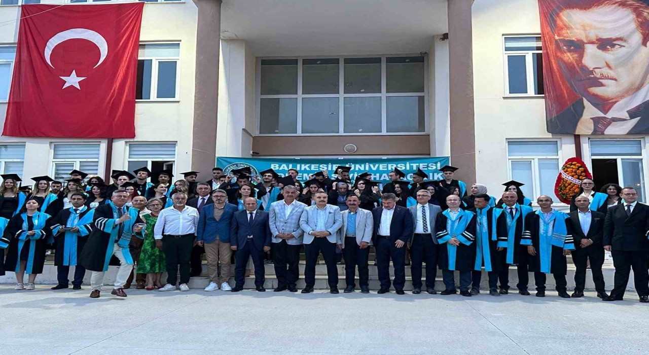 Balıkesir Üniversitesi Edremit Havacılık Yüksek Okulunda Mezuniyet Töreni